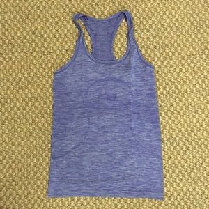 Lululemon top